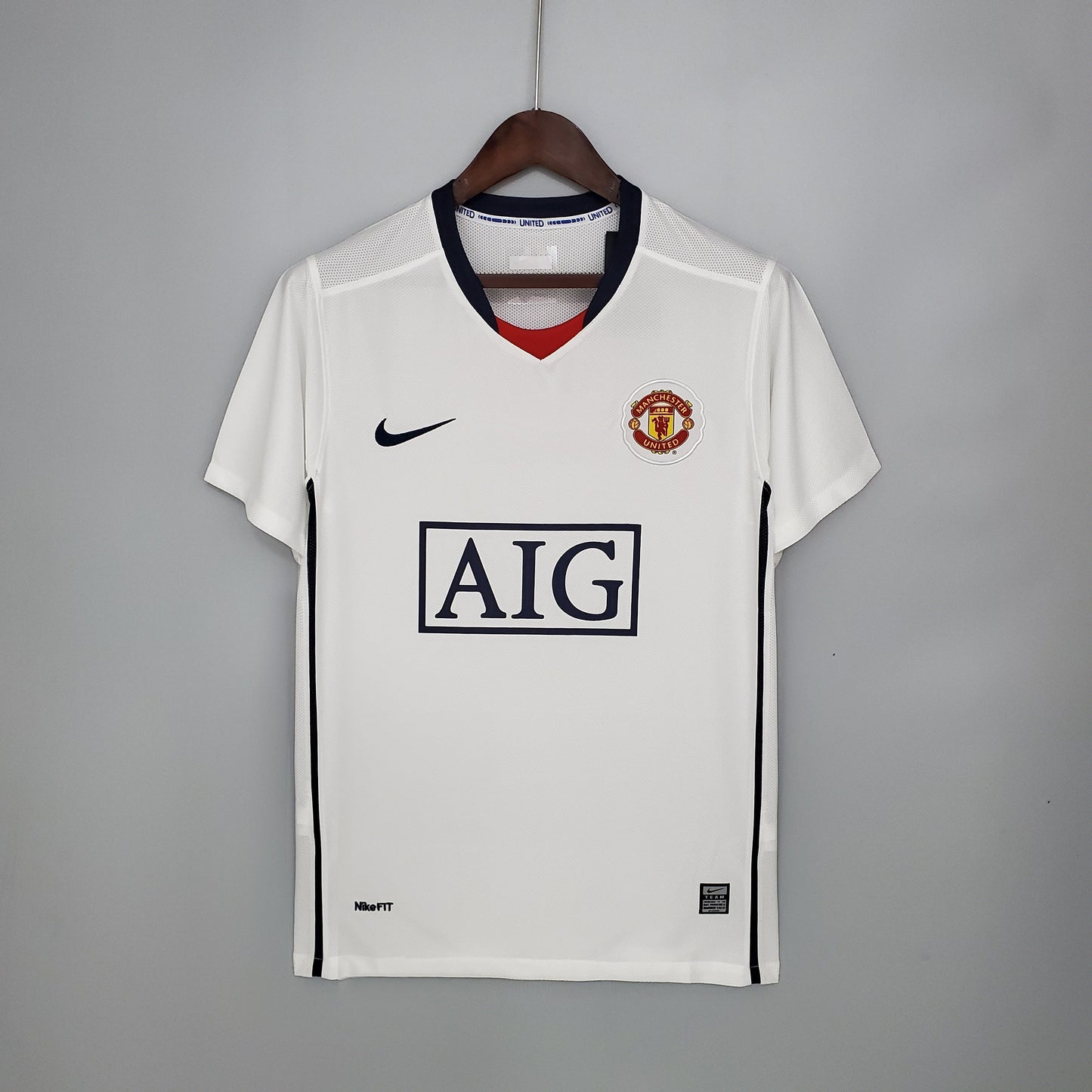 Manchester United 2008-09 Away Retro Jersey – White Navy AIG Nike FIT Ronaldo Rooney Giggs Fan Version Football Shirt
