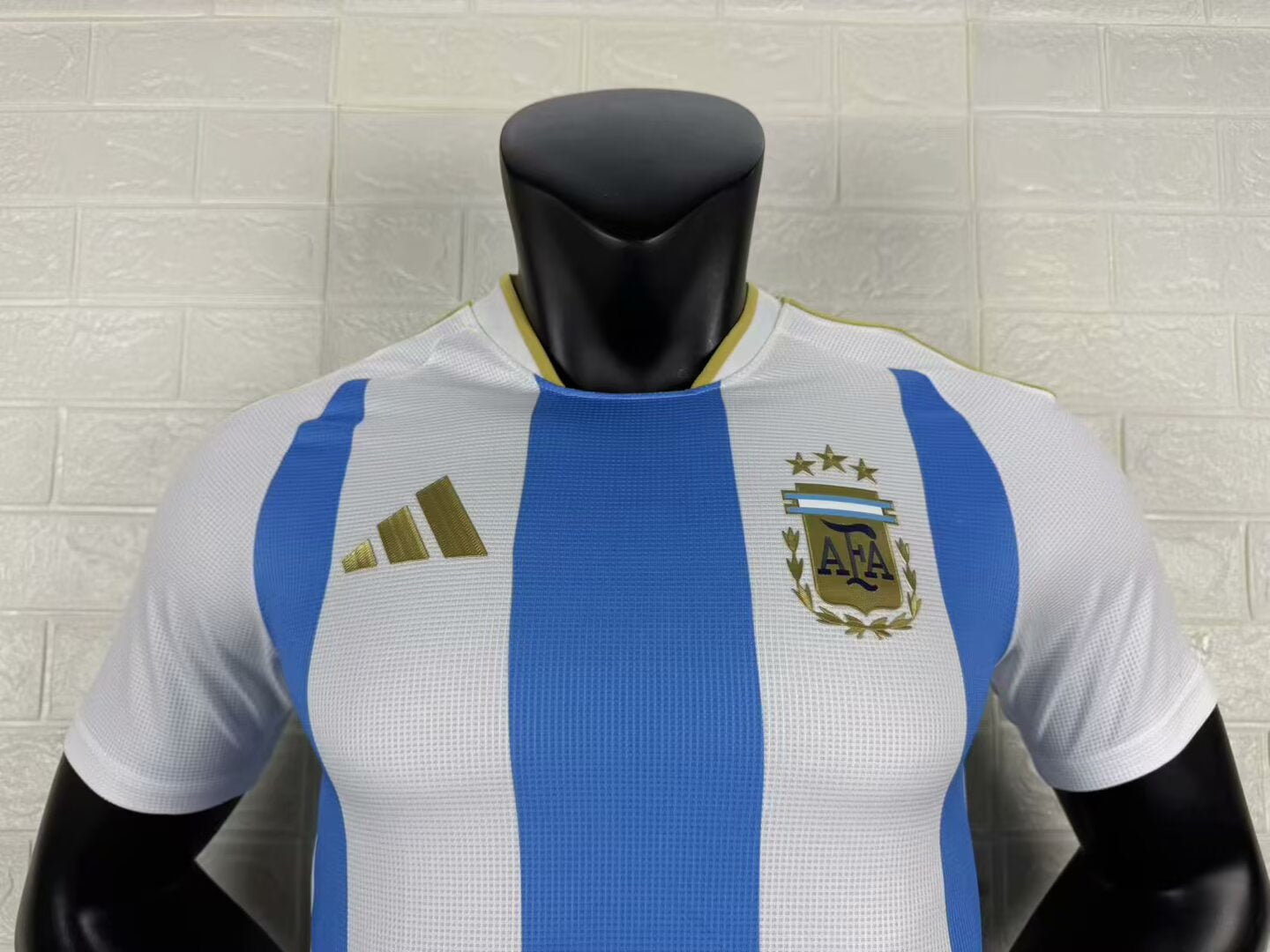 2025/26 Argentina Home Player Version Jersey - White Body Wide Sky Blue Central Vertical Stripe Fine Grid Texture Three Gold Stars Gold Collar Trim - Gold Three Stripes - AFA Square Crest