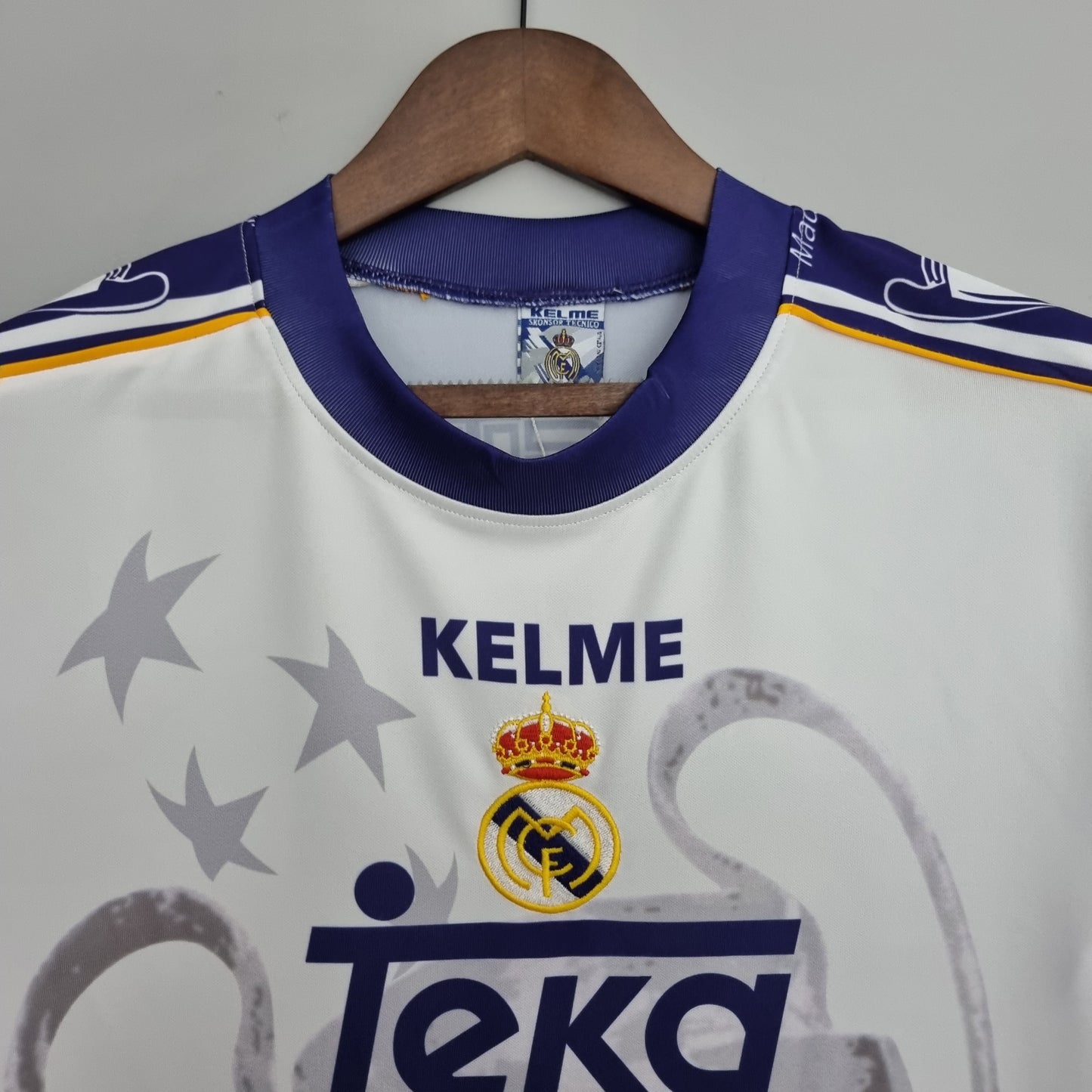 Real Madrid 1997-98 Champions League Winners Special Edition Jersey – White Kelme Teka Trophy Print Retro Fan Version Football Shirt