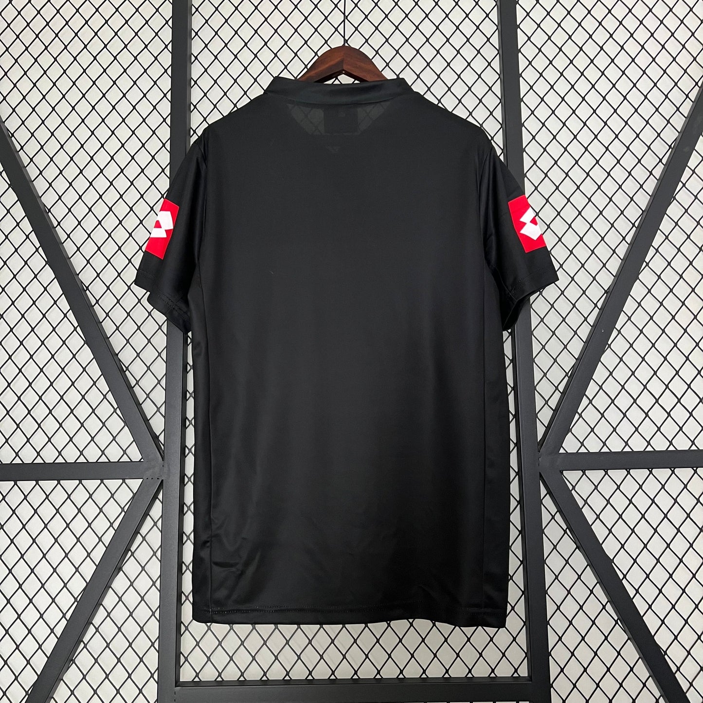 Juventus 2001-02 Away Retro Jersey – All Black Fastweb Lotto V-Neck Fan Version Football Shirt