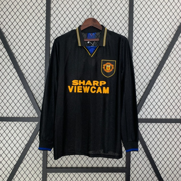 Manchester United 1994-95 Away Long-Sleeve Retro Jersey – Black Gold Yellow V-Neck Polo Collar Blue Cuffs Sharp Viewcam Man Utd Shield Crest Cantona Giggs Scholes Beckham Roy Keane Cole Premier League Fan Version Football Shirt