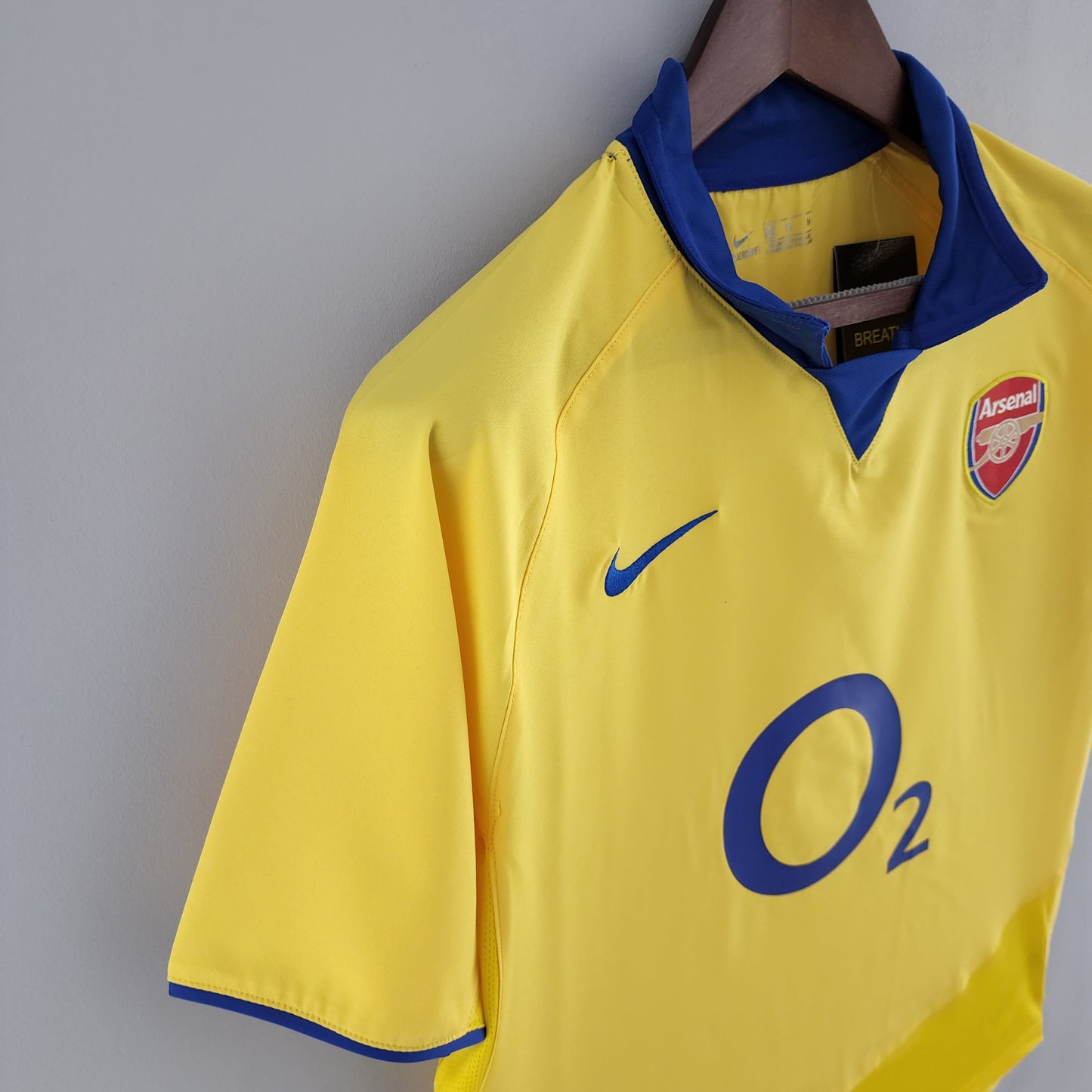 Arsenal 2003-05 Away Jersey – Yellow Nike O2 Invincibles Retro Football Shirt | Henry Bergkamp Vieira
