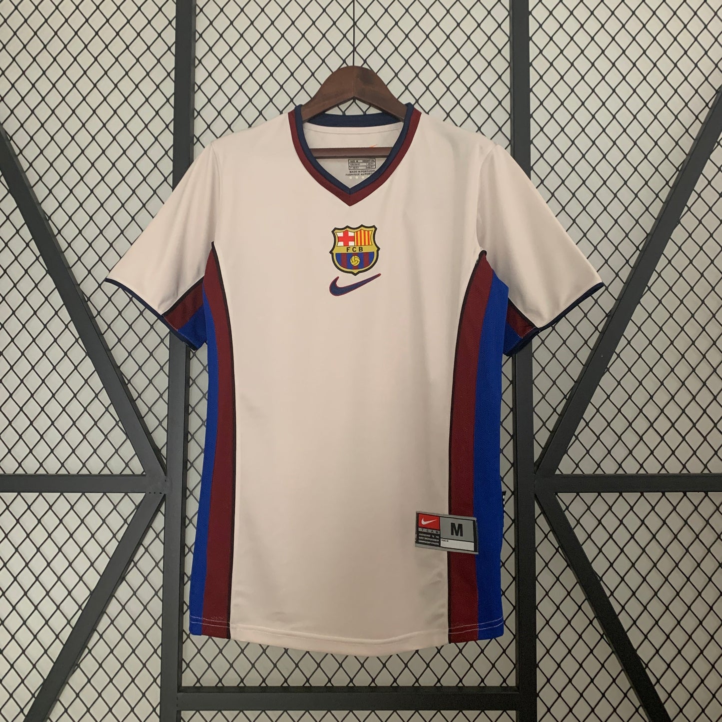 FC Barcelona 1998-99 Away Retro Jersey – Nike White Blaugrana Figo Rivaldo Guardiola Xavi La Liga Champion Fan Version Football Shirt