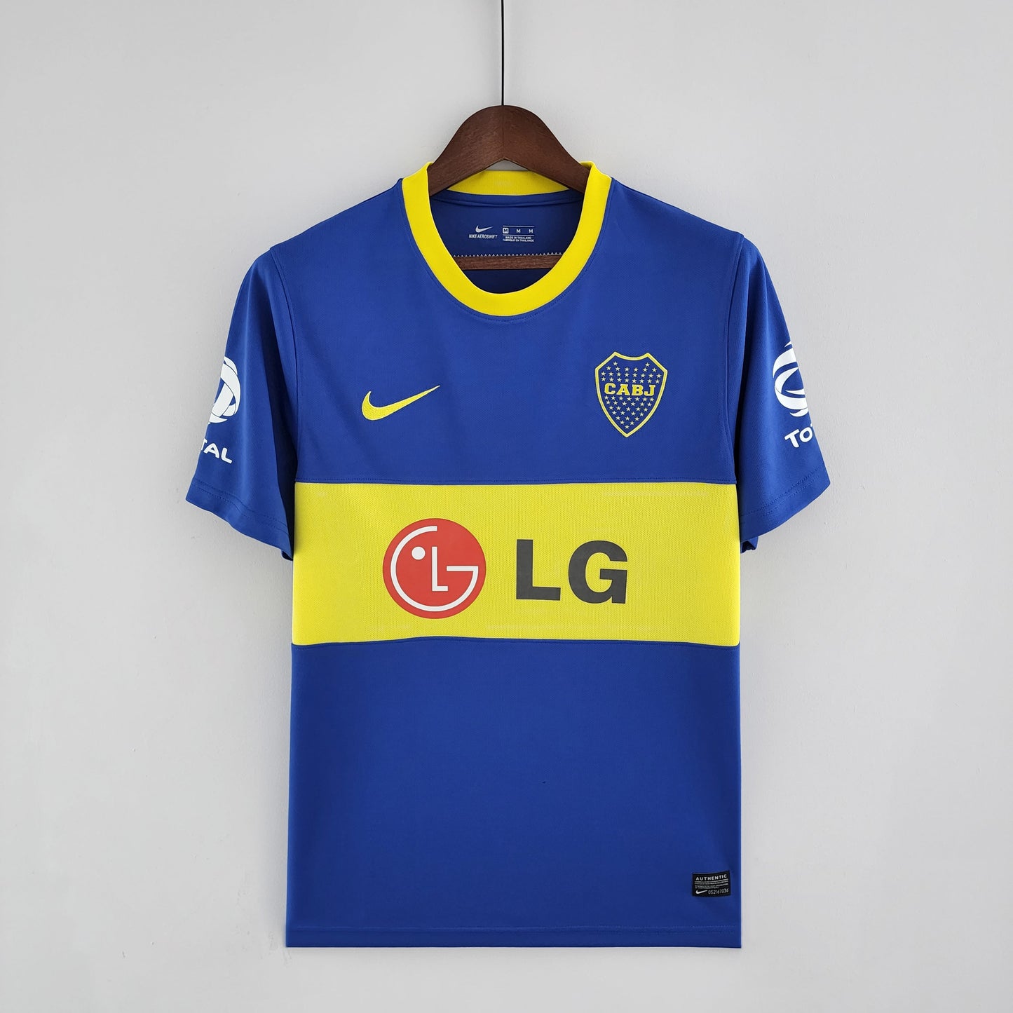 Boca Juniors 2010-11 Home Retro Jersey – Royal Blue Yellow Band LG Nike CABJ Riquelme Gary Medel Fan Version Football Shirt