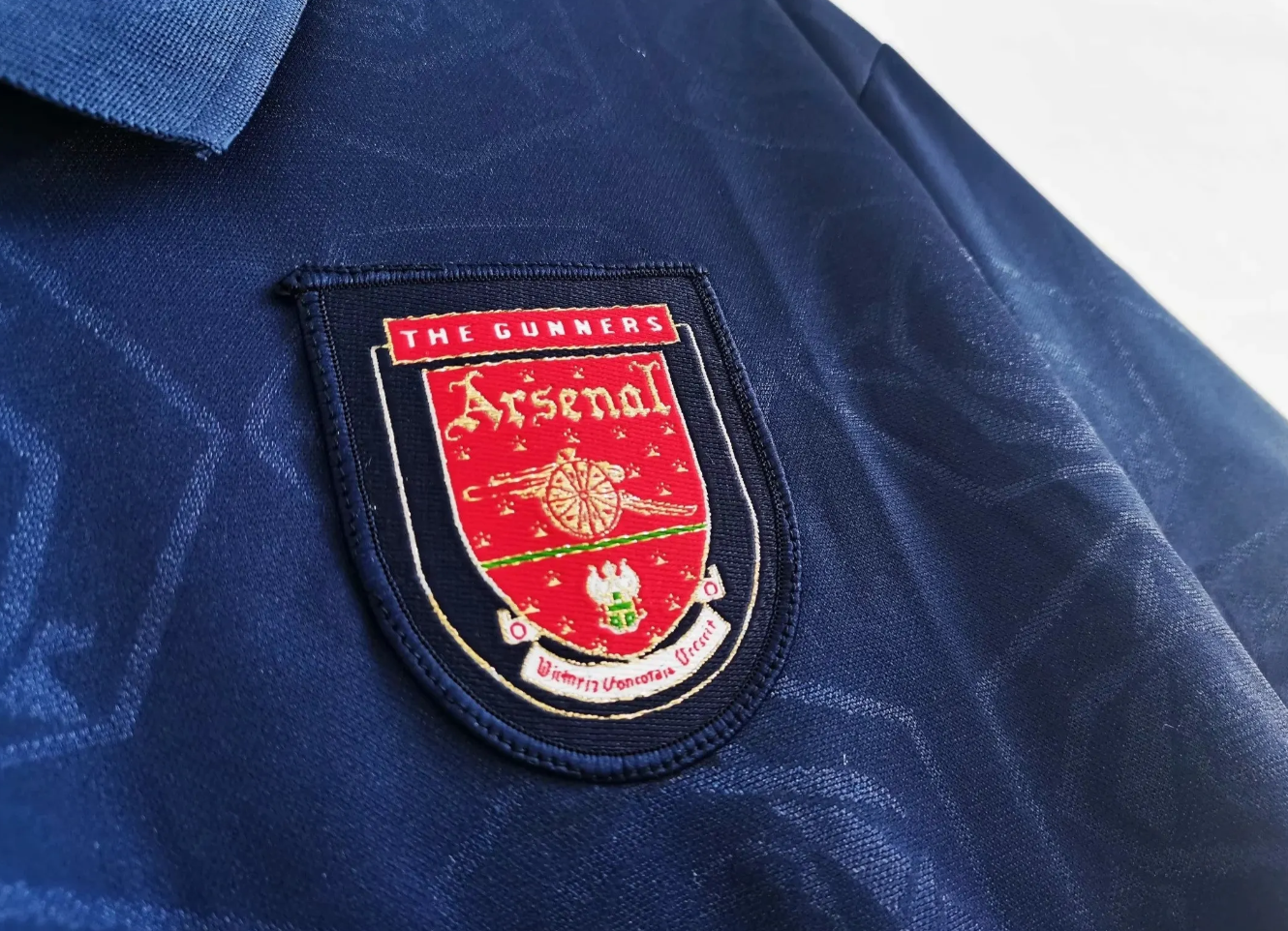 Arsenal 1995-96 Away Retro Jersey – Nike Navy Blue Lightning JVC Football Shirt | Bergkamp Adams Wright Era