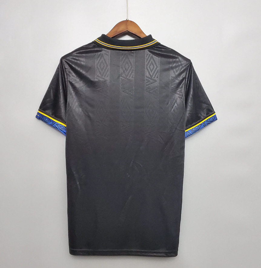 Manchester United 1994-95 Away Retro Jersey – Umbro Black Sharp Viewcam Cantona Giggs Beckham Football Shirt