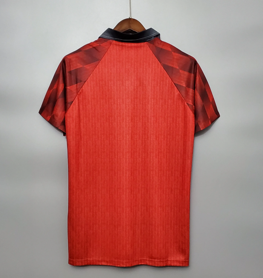 Manchester United 1996-97 Home Jersey – Red Umbro SHARP Theatre of Dreams Retro Premier League Football Shirt | Cantona Beckham Giggs Keane