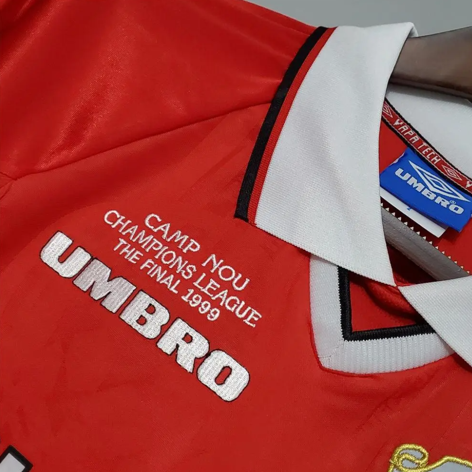Manchester United 1999 UCL Final Jersey – Red Umbro Sharp Long Sleeve Champions League Camp Nou Retro Shirt | Beckham Giggs Scholes Solskjaer