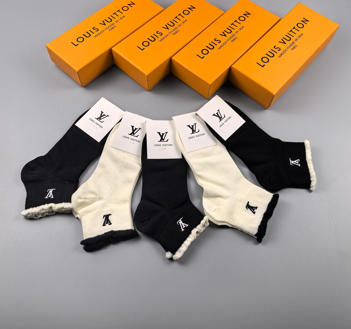 Louis Vuitton Black Cream Narrow Letter Edges Ankle Socks, image 8