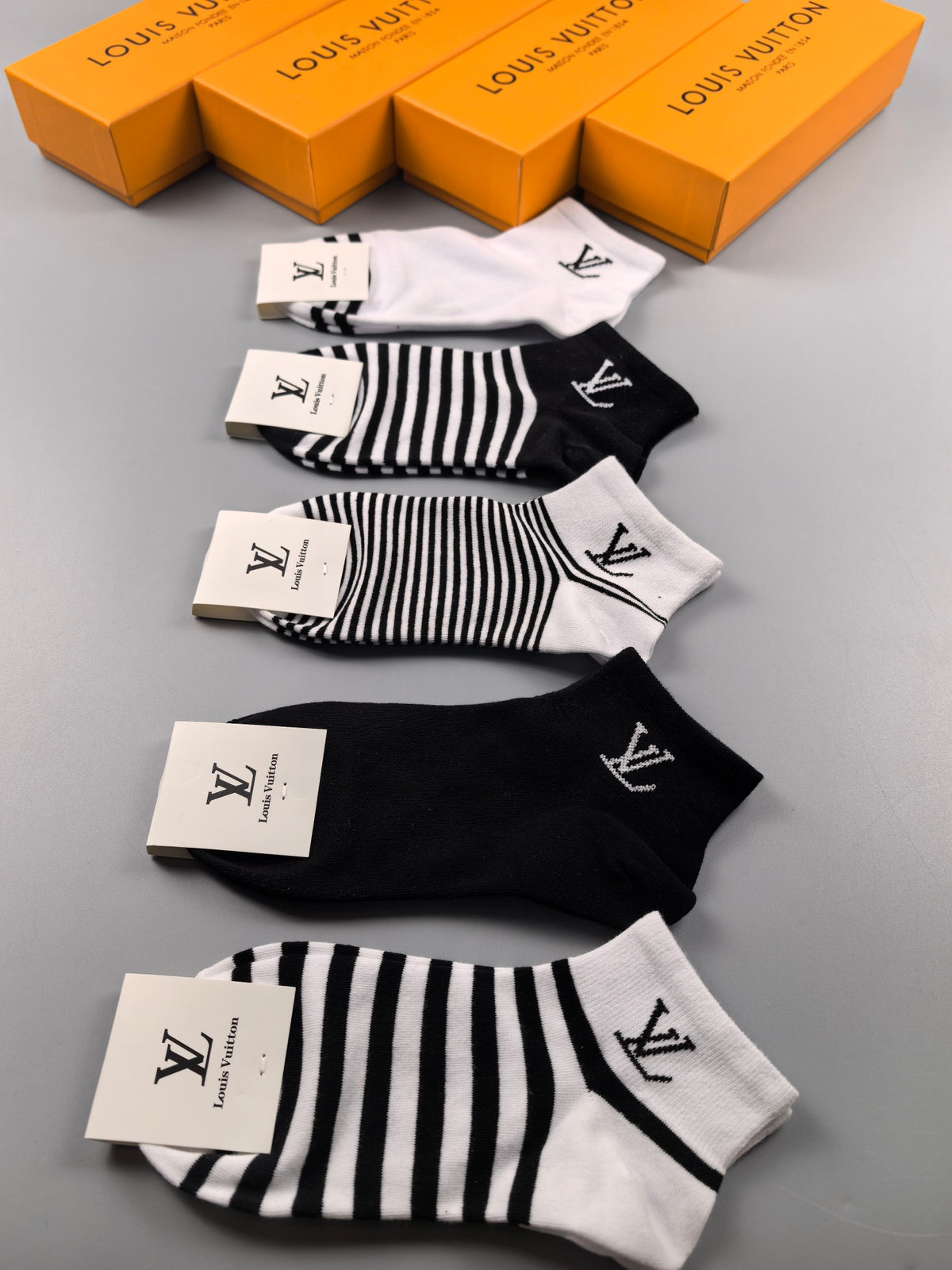 Louis Vuitton Black White Narrow Stripe Motifs Ankle Socks, image 1