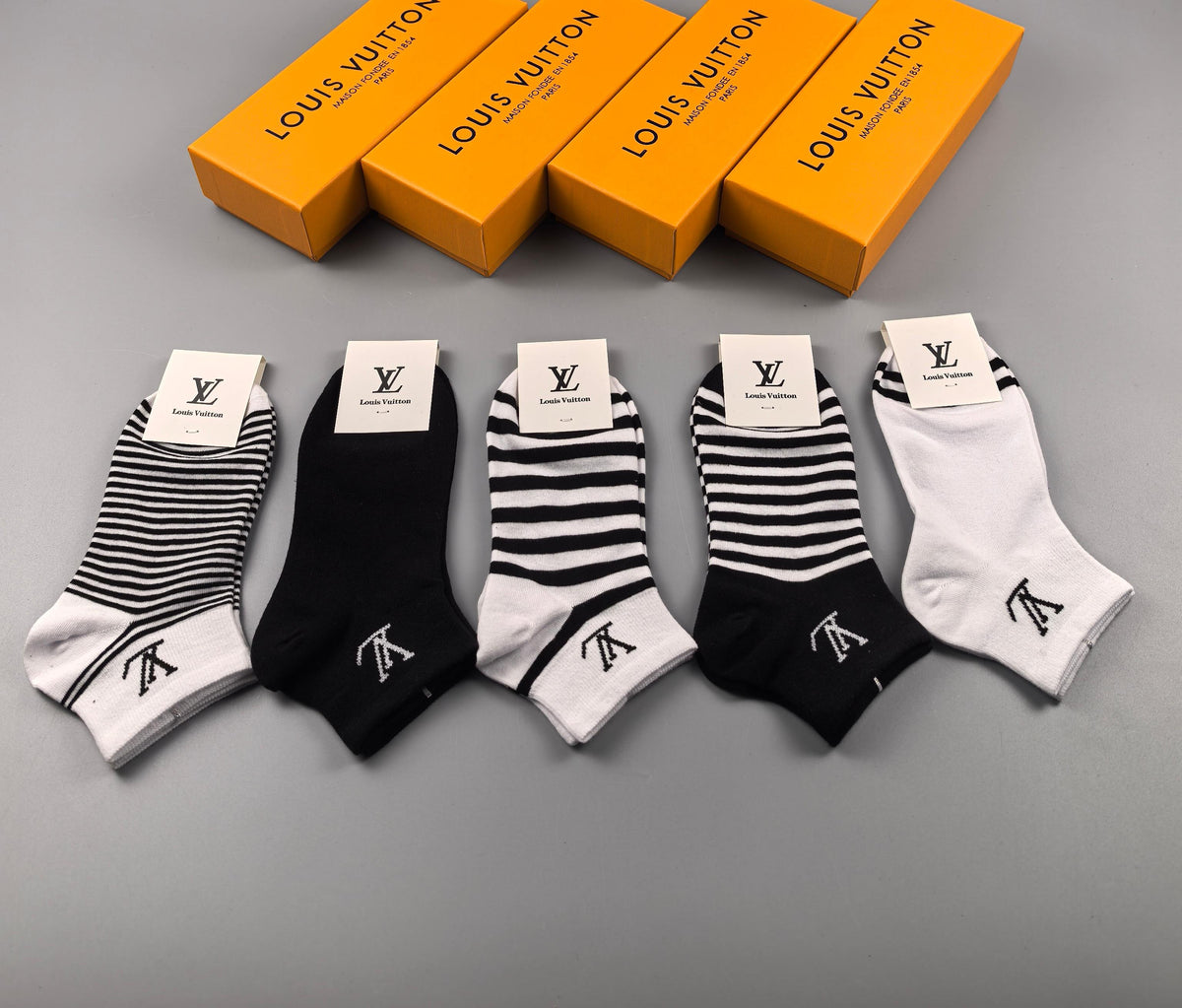 Louis Vuitton Black White Narrow Stripe Motifs Ankle Socks, image 6