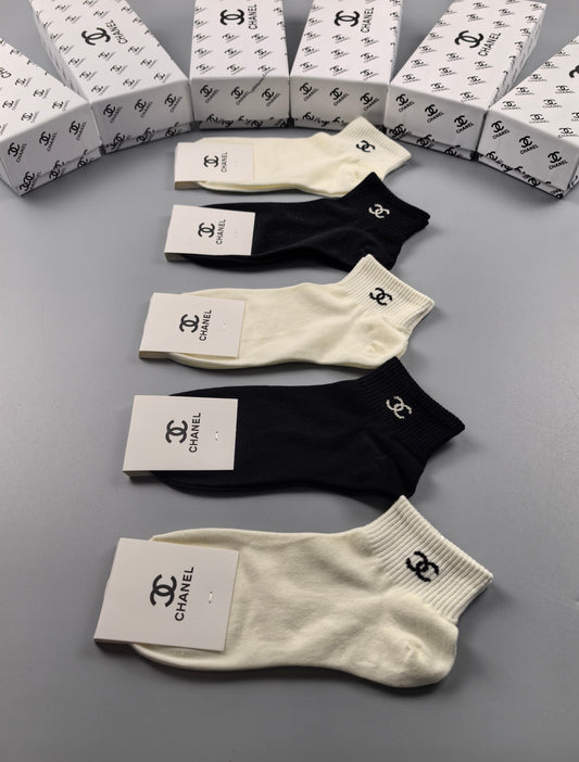 Chanel Black Cream Small Double Letter Ankles Ankle Socks, image 1