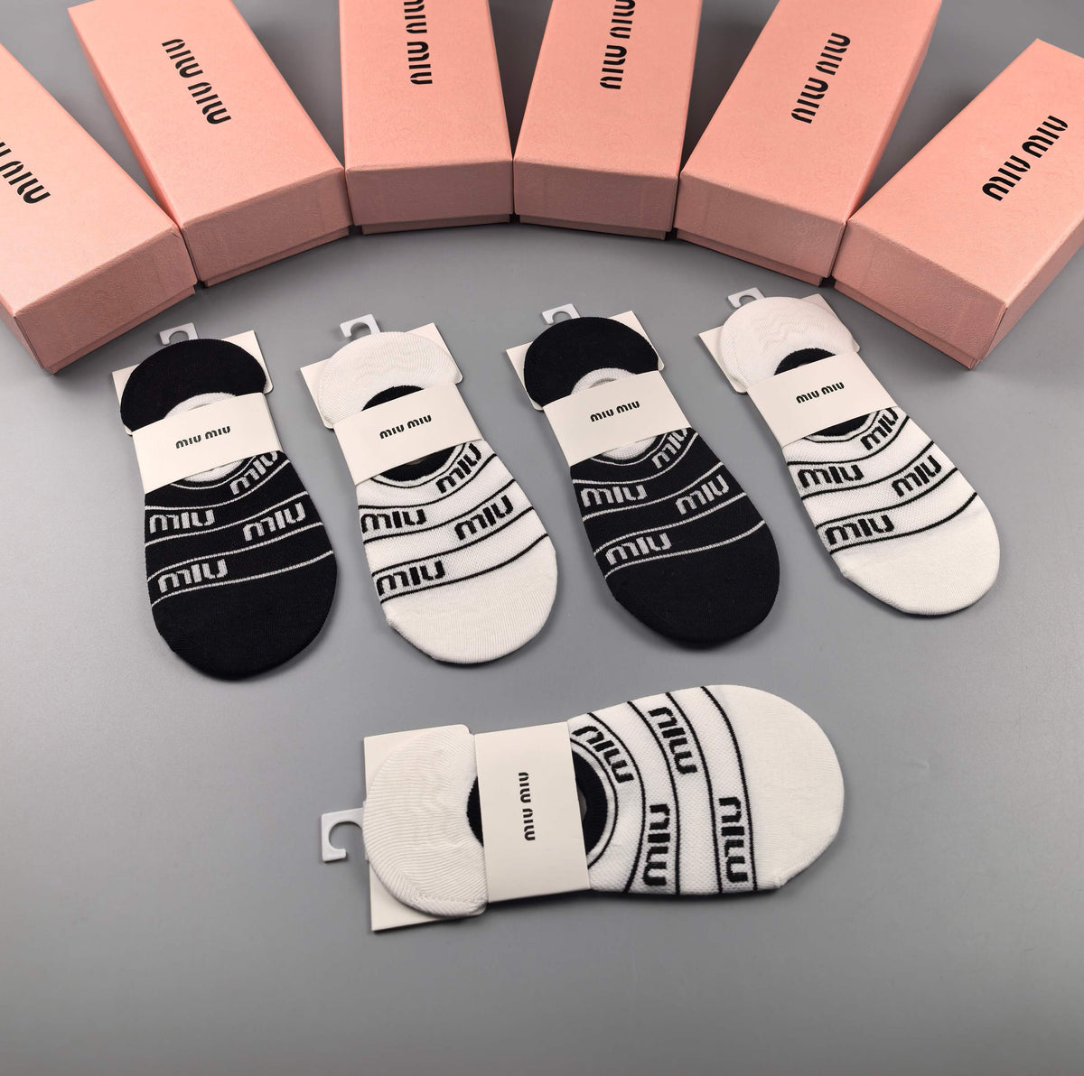 Miu Miu Black Cream Broad Graphic Footbed Bands No-Show Socks, image 5