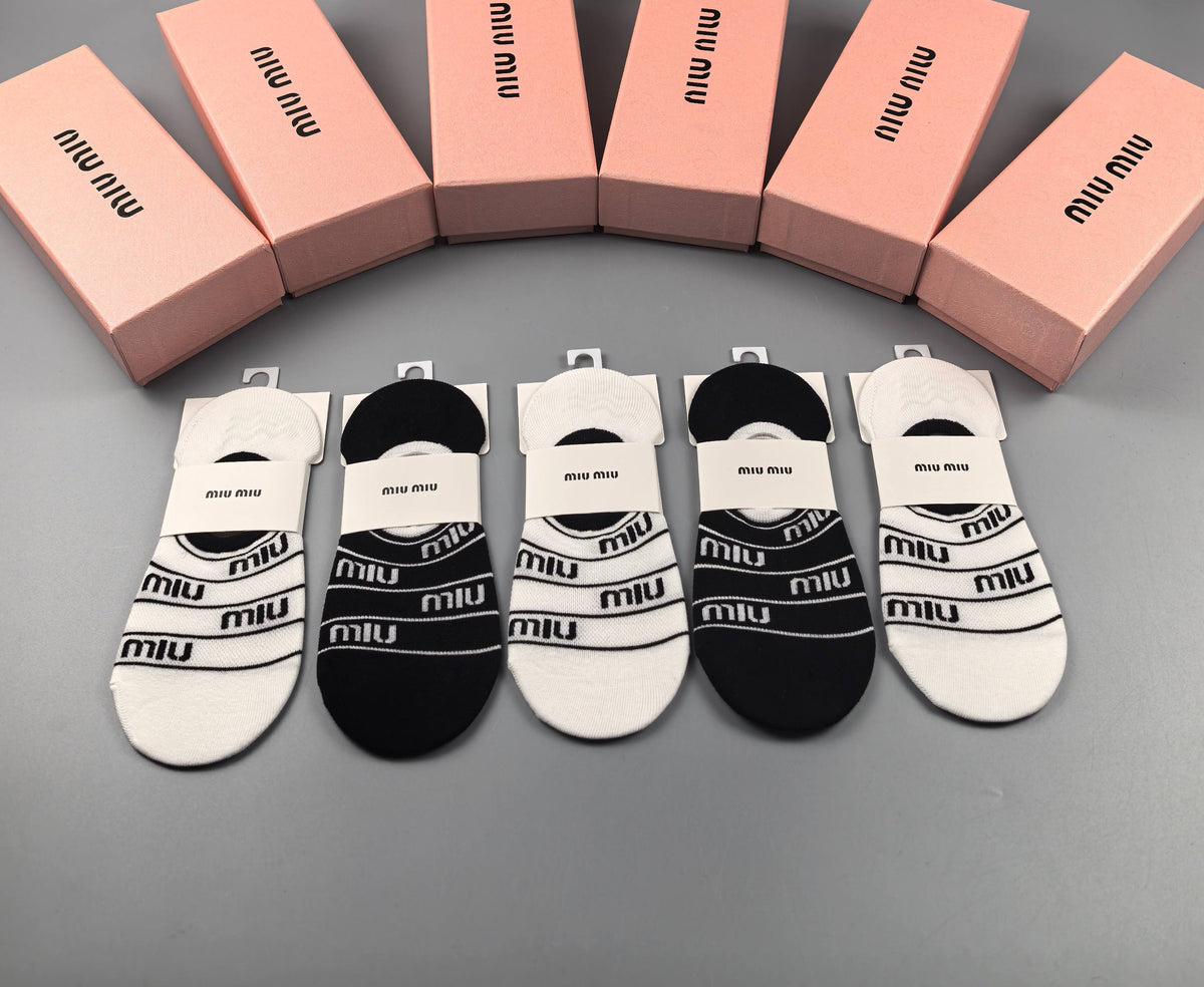 Miu Miu Black Cream Broad Graphic Footbed Bands No-Show Socks, image 9