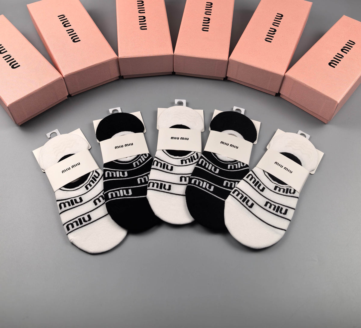 Miu Miu Black Cream Broad Graphic Footbed Bands No-Show Socks, image 7