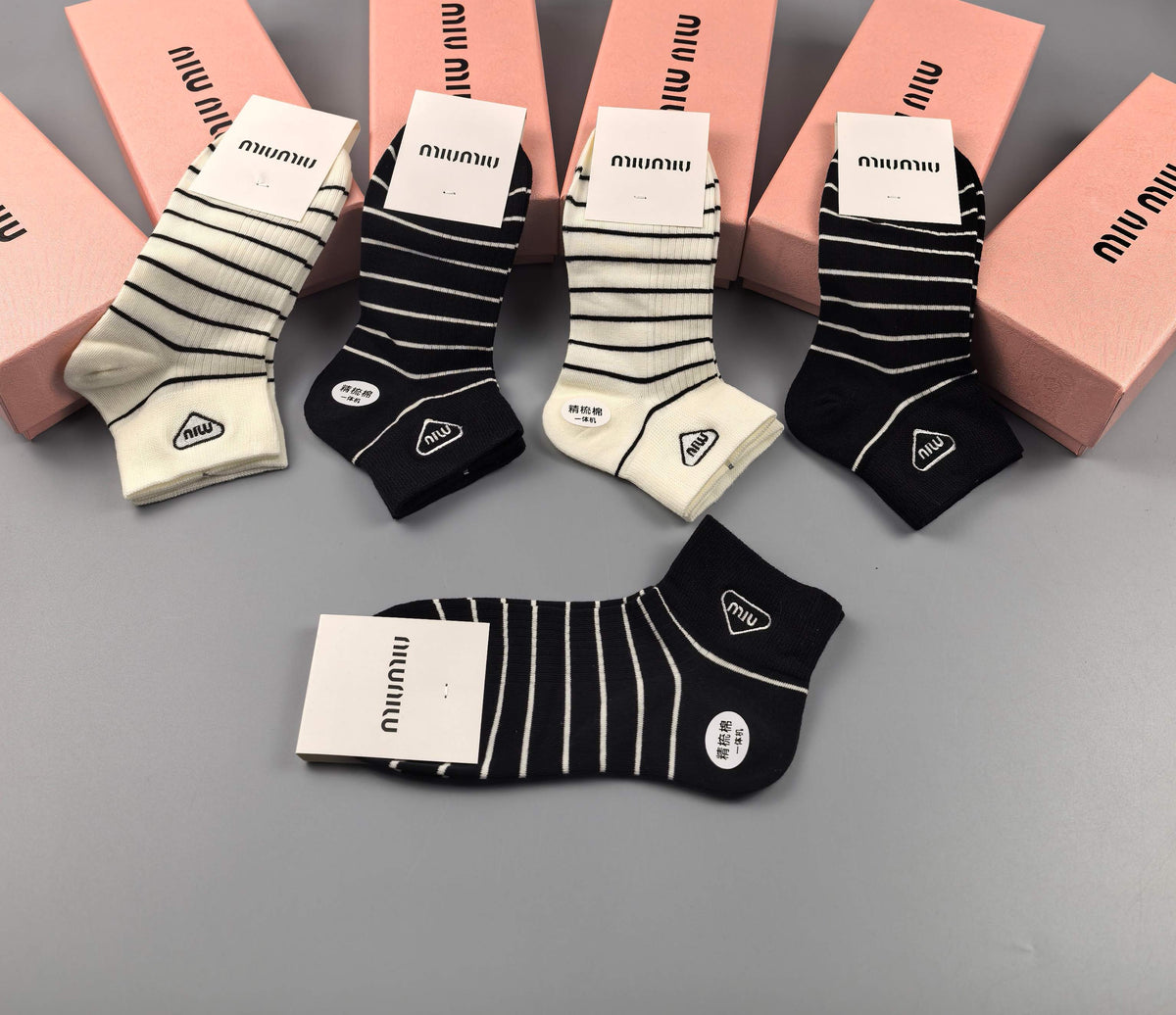 Miu Miu Black Cream Narrow Stripe Triangle Mix Ankle Socks, image 4