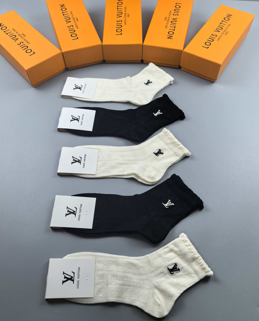 Louis Vuitton Black Cream Grey Fine Cuff Letters Ankle Socks, image 1