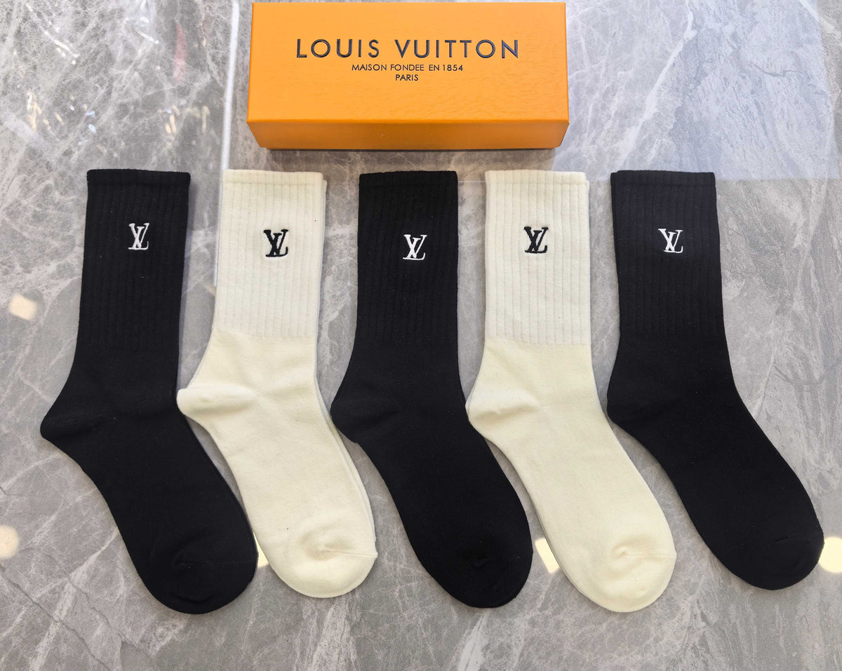 Louis Vuitton Black Cream Plain Small Cuff Letter Crew Socks, image 1