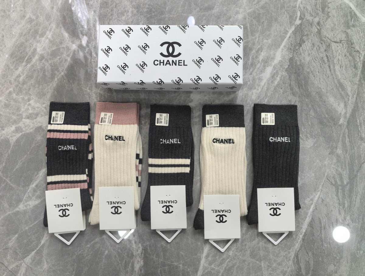 Chanel Boxed Black Cream Wordmark Cuffs Crew Socks, image 5