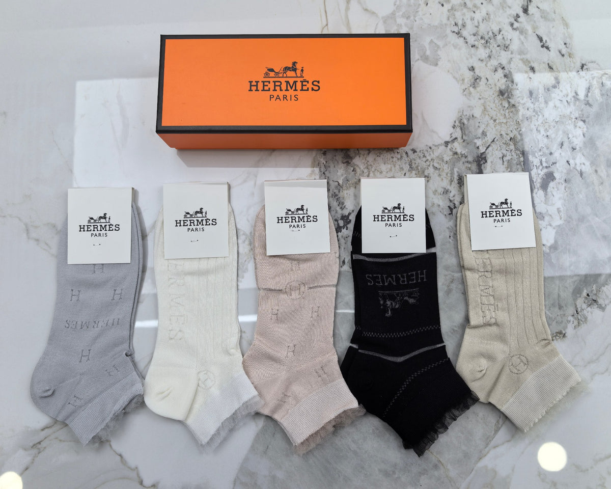 Hermès White Grey Black Small Cuff Carriage Crew Socks, image 1