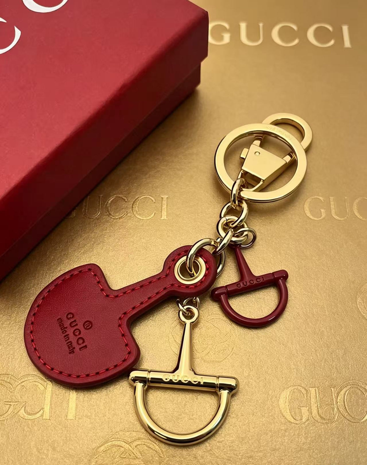 Gucci Horsebit Vintage-Inspired Red Keychain - image 5