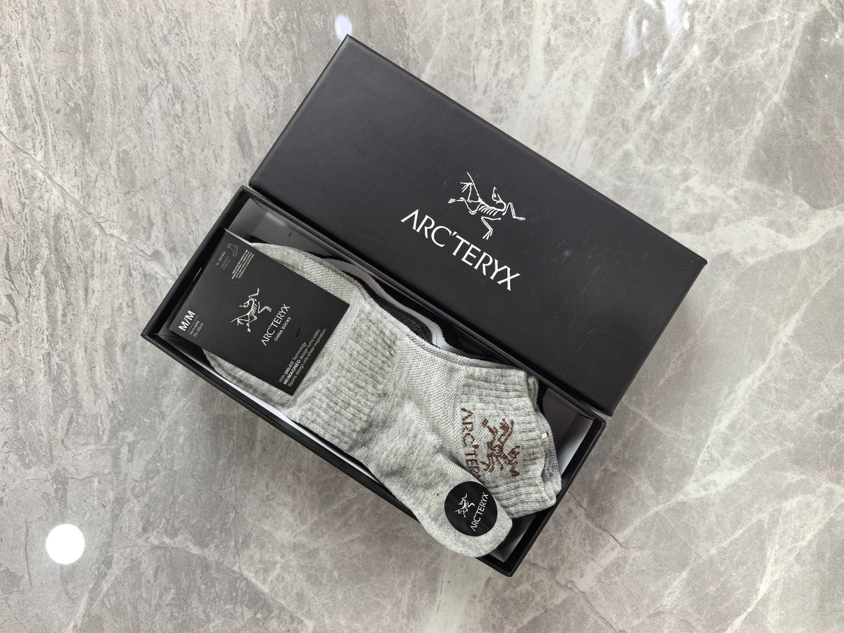 Arc'teryx Black Grey Cream Open Knit Small Bird Ankle Socks, image 6