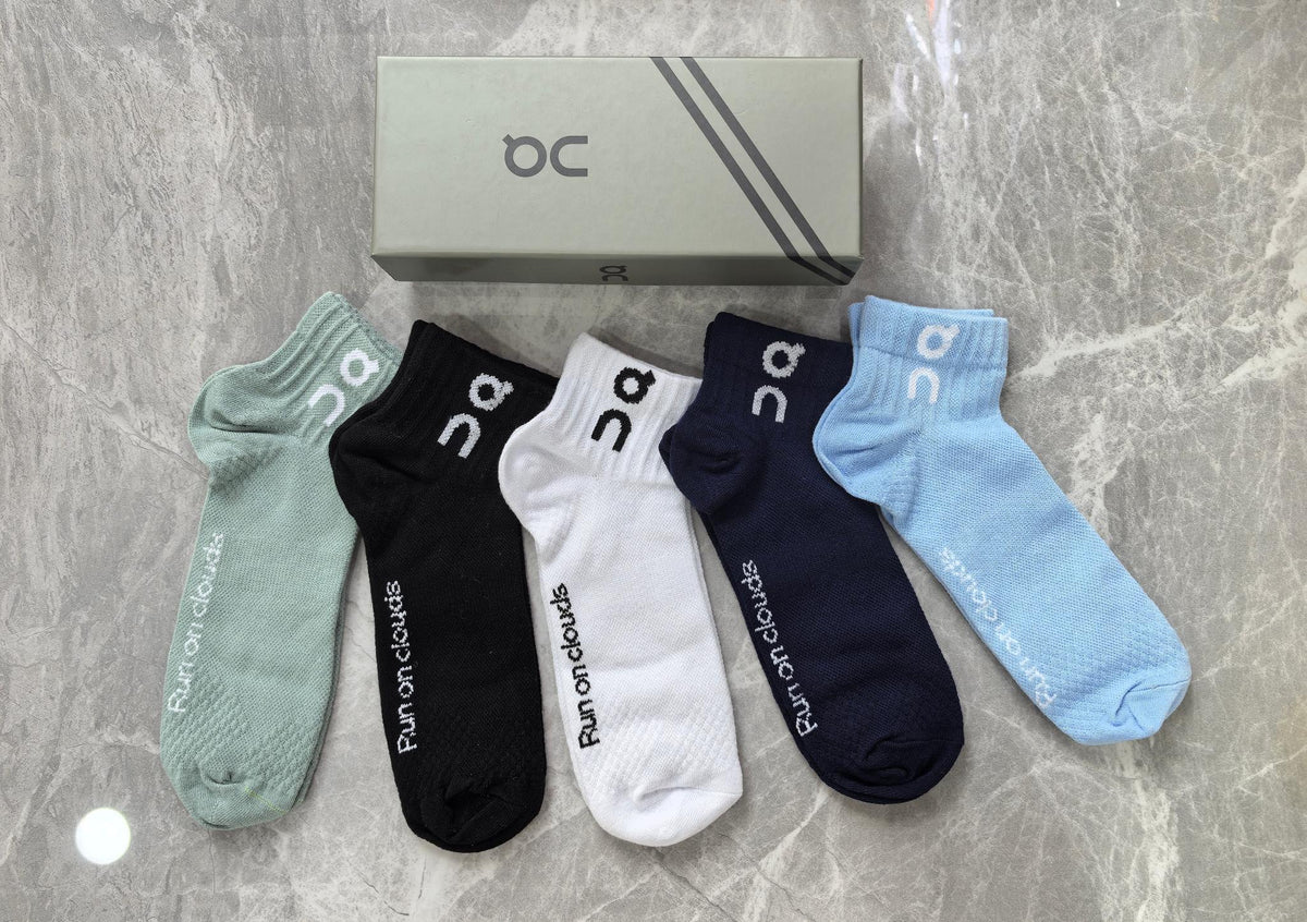 On Black White Blue Mint Foot Text No-Show Socks, image 3