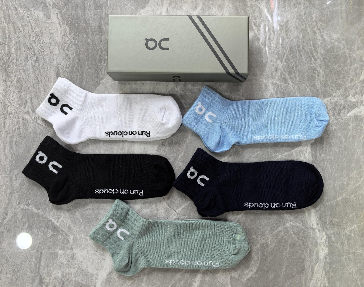 On Black White Blue Mint Foot Text No-Show Socks, image 2