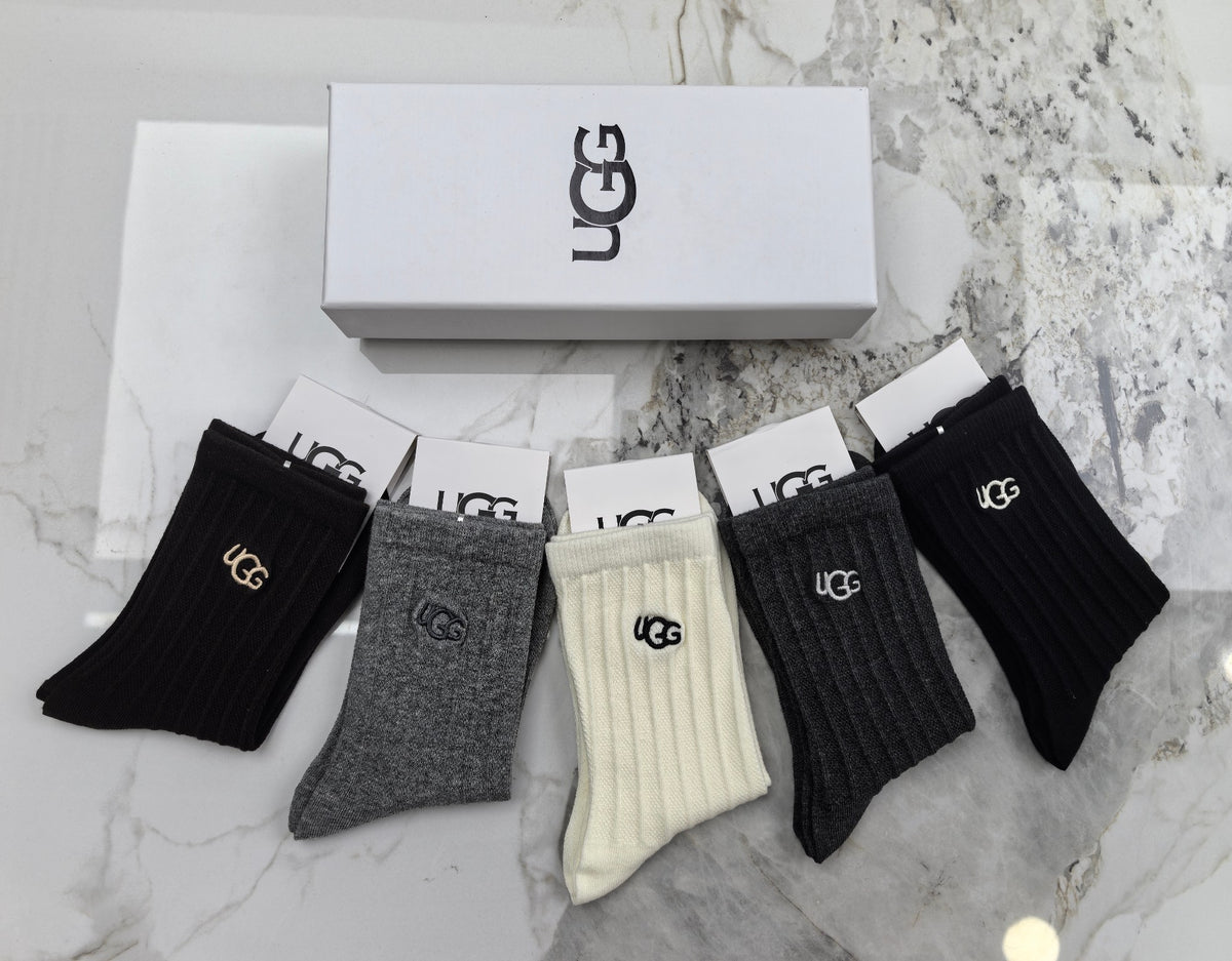 UGG Black Grey Cream Ribbed Leg Small Motif Crew Socks, image 4