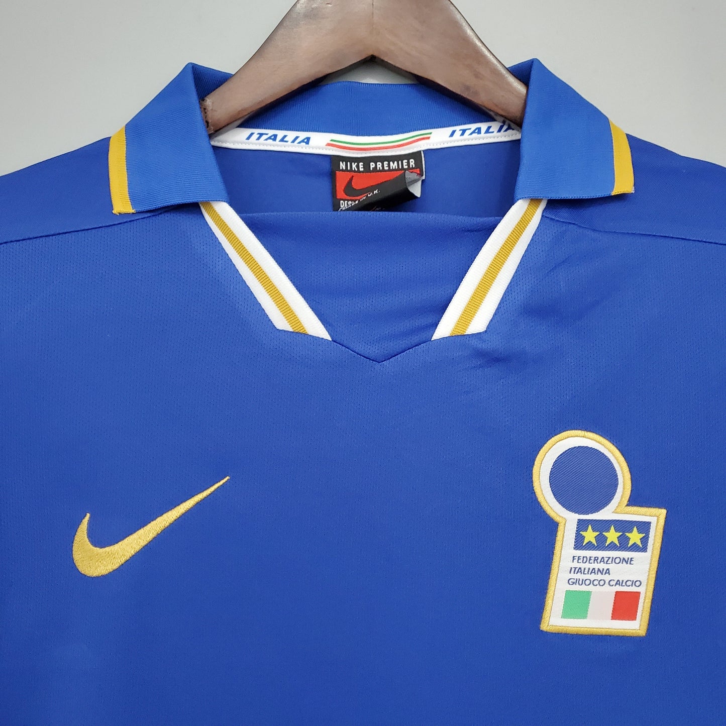 Italy 1996 Euro Home Retro Soccer Jersey – Nike FIGC Azzurro Del Piero Maldini Zola Kit