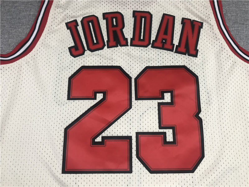 Michael Jordan #23 Chicago Bulls Mitchell & Ness Cream 1995-96 Hardwood Classics Swingman Jersey