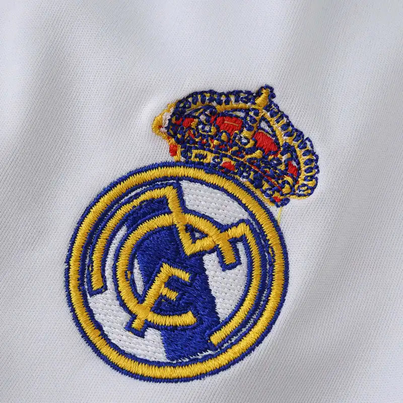 Real Madrid CF Home Football Shorts 2025/26 – White Matchday Shorts with Black Stripes & Gold Trim