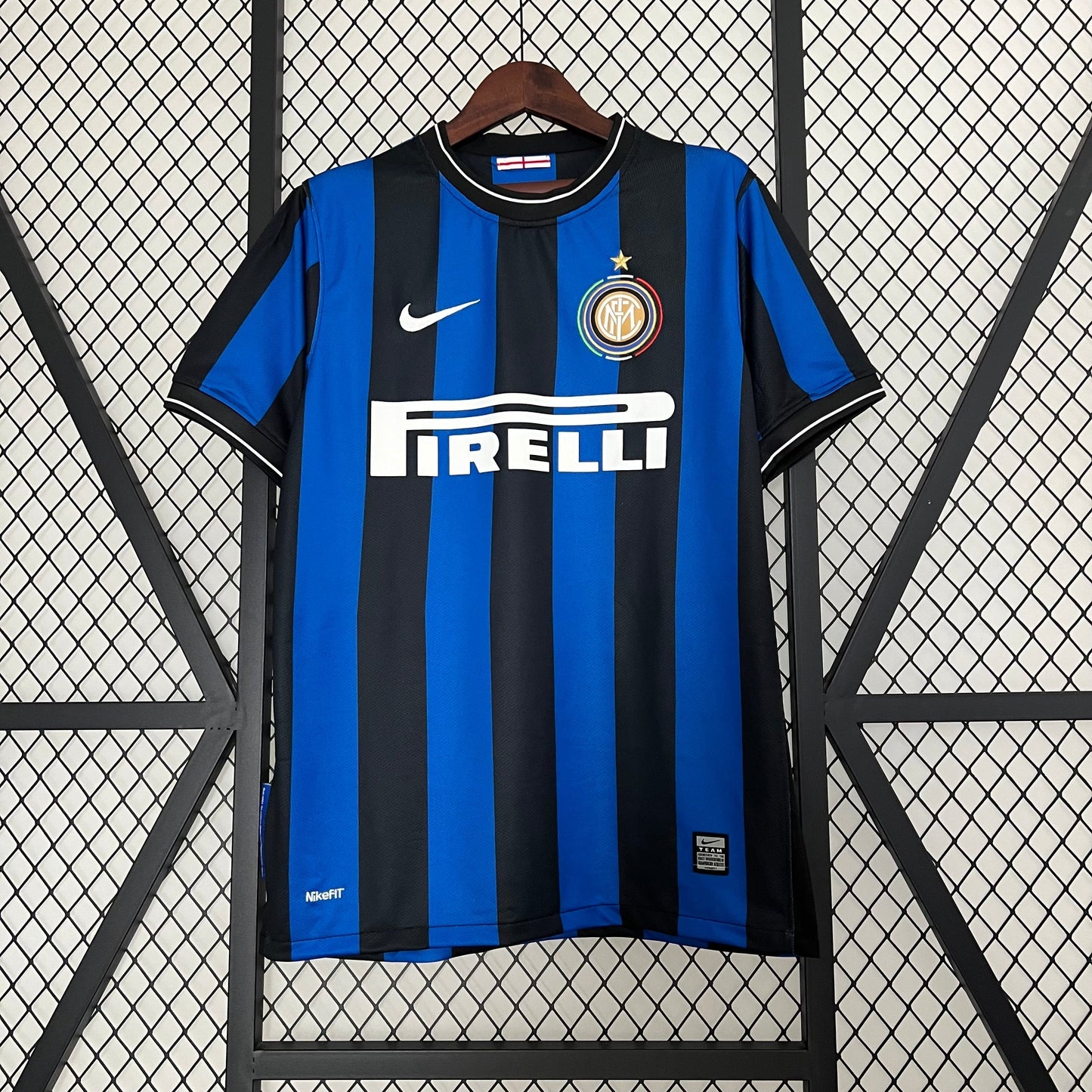 Inter Milan 2009-10 Home Retro Jersey – Nike Blue Black Pirelli Treble Winners Sneijder Eto'o Milito Zanetti Mourinho Serie A Champions League Football Shirt