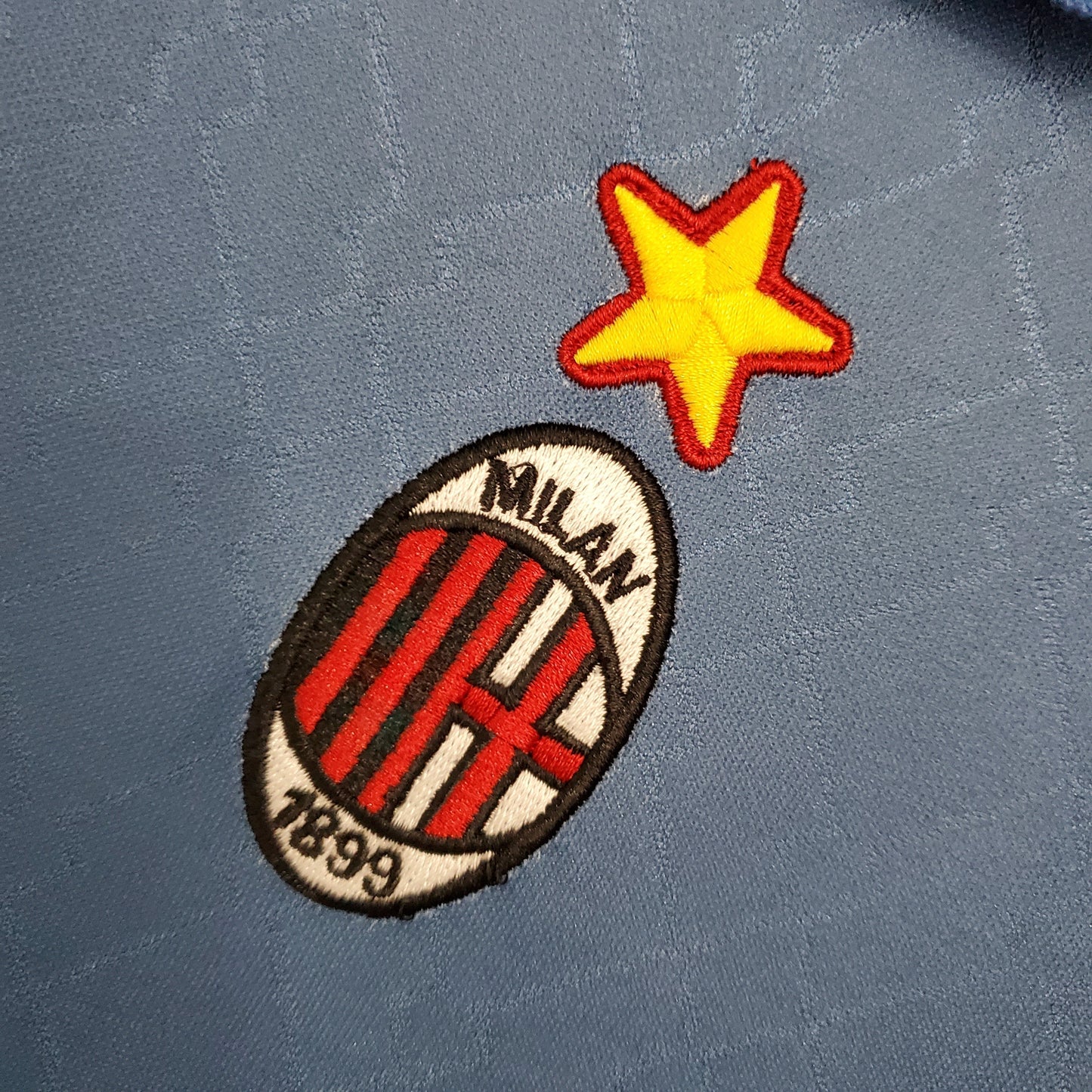 AC Milan 1995-96 Third Retro Jersey – Lotto Dual Blue Opel Geometric Pinstripe Maldini Weah Roberto Baggio Desailly Vieira Serie A Winner Fan Version Football Shirt