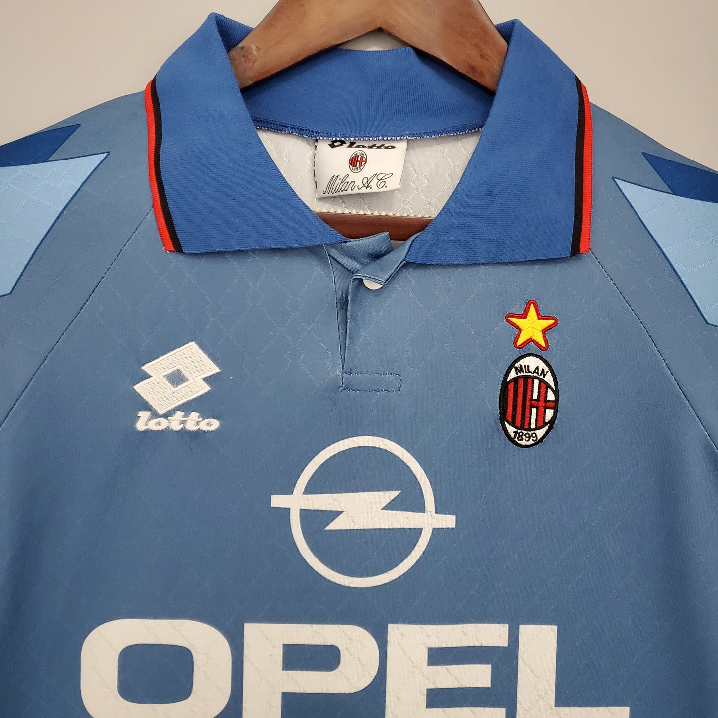 AC Milan 1995-96 Third Retro Jersey – Lotto Dual Blue Opel Geometric Pinstripe Maldini Weah Roberto Baggio Desailly Vieira Serie A Winner Fan Version Football Shirt