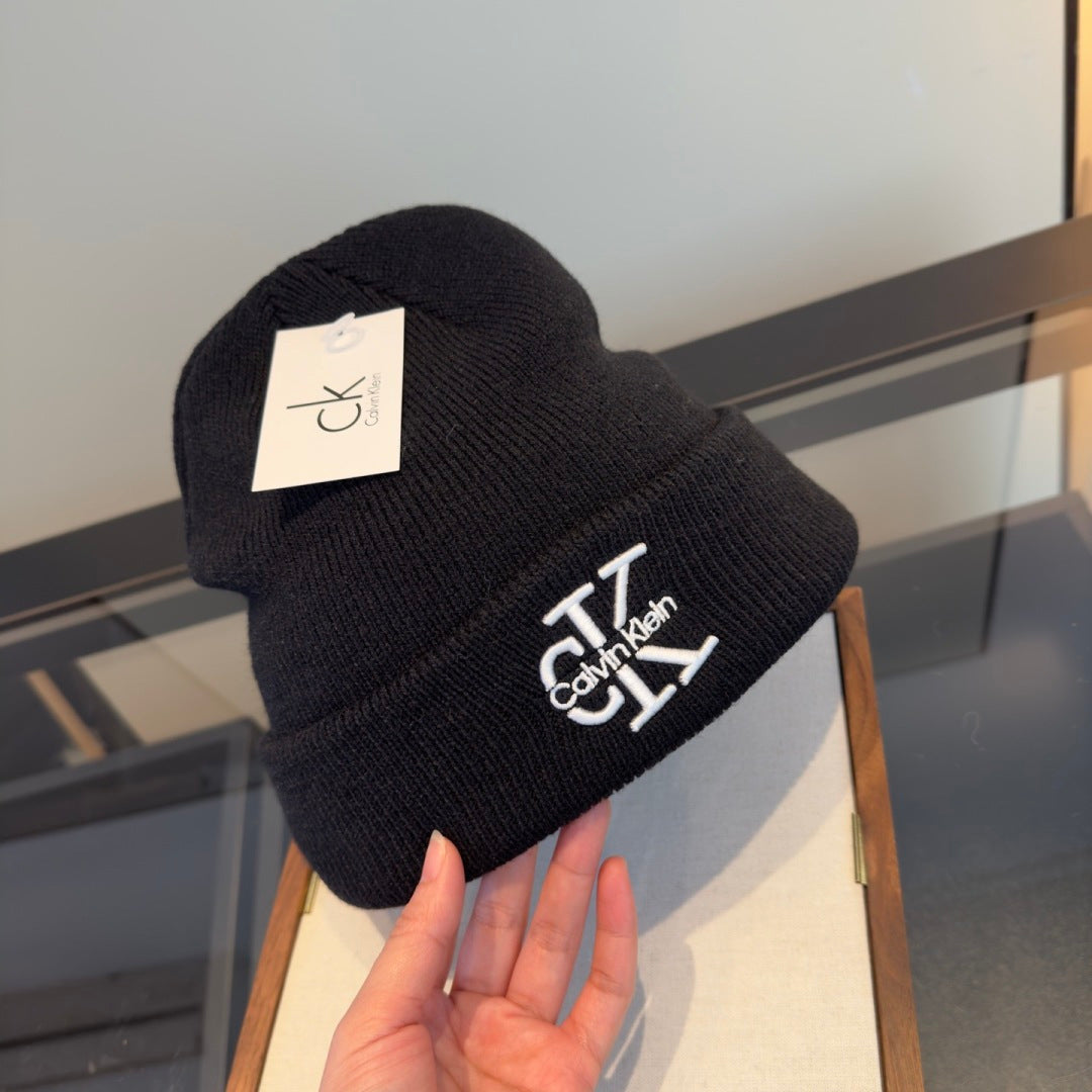 Beanie - image 3