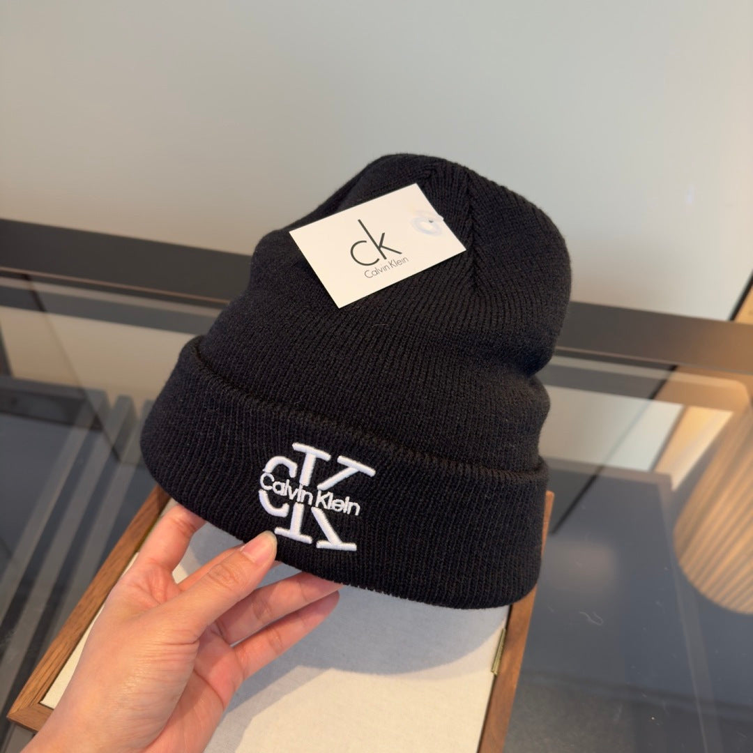 Beanie - image 4