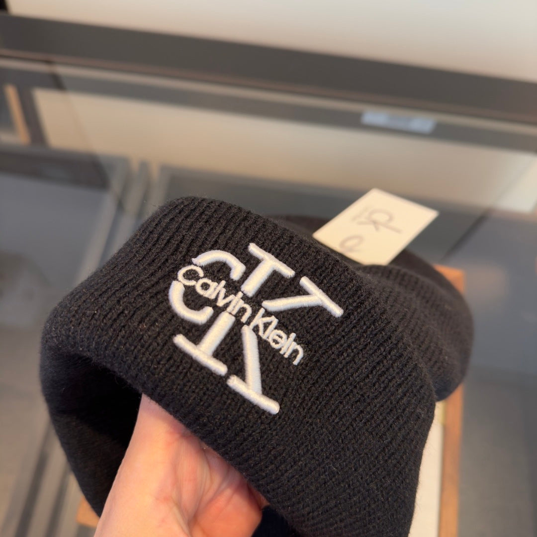 Beanie - image 5