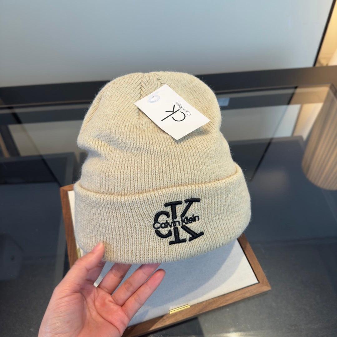 Beanie - image 3