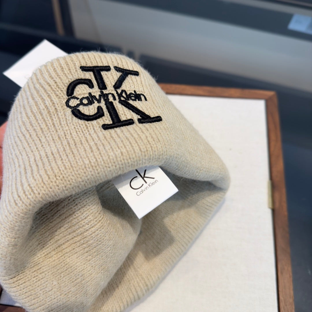 Beanie - image 8
