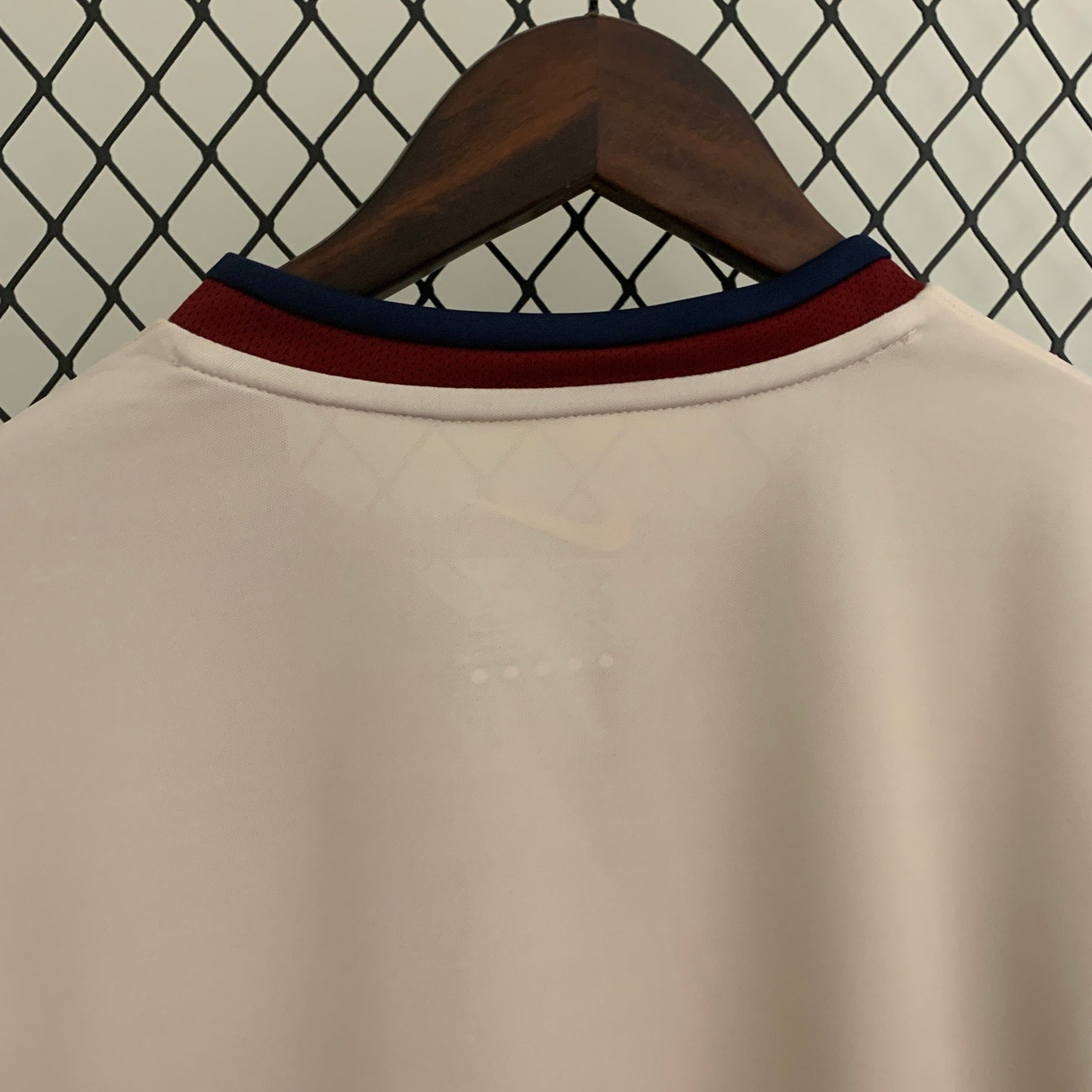 FC Barcelona 1998-99 Away Retro Jersey – Nike White Blaugrana Figo Rivaldo Guardiola Xavi La Liga Champion Fan Version Football Shirt