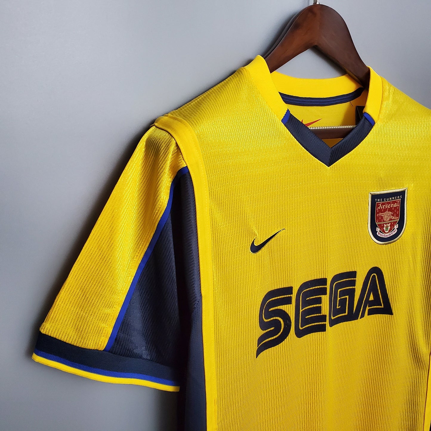 Arsenal 1999 - 01 Away Jersey