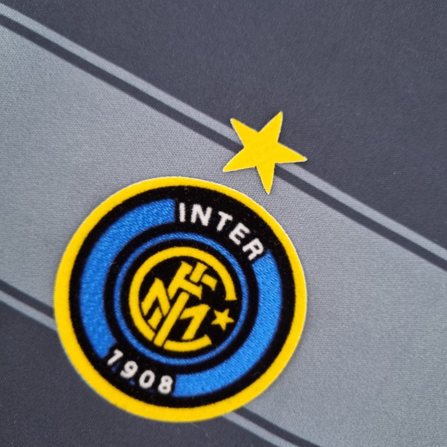 Inter Milan 2004-05 Third Retro Jersey – Nike Navy Blue Grey Stripe Pirelli Adriano Zanetti Davids Vieri Cambiasso Serie A Fan Version Football Shirt