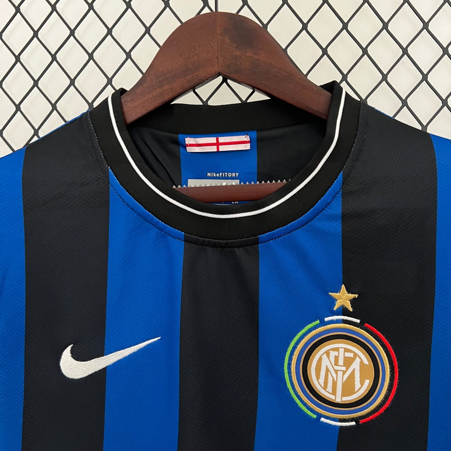 Inter Milan 2009-10 Home Retro Jersey – Nike Blue Black Pirelli Treble Winners Sneijder Eto'o Milito Zanetti Mourinho Serie A Champions League Football Shirt