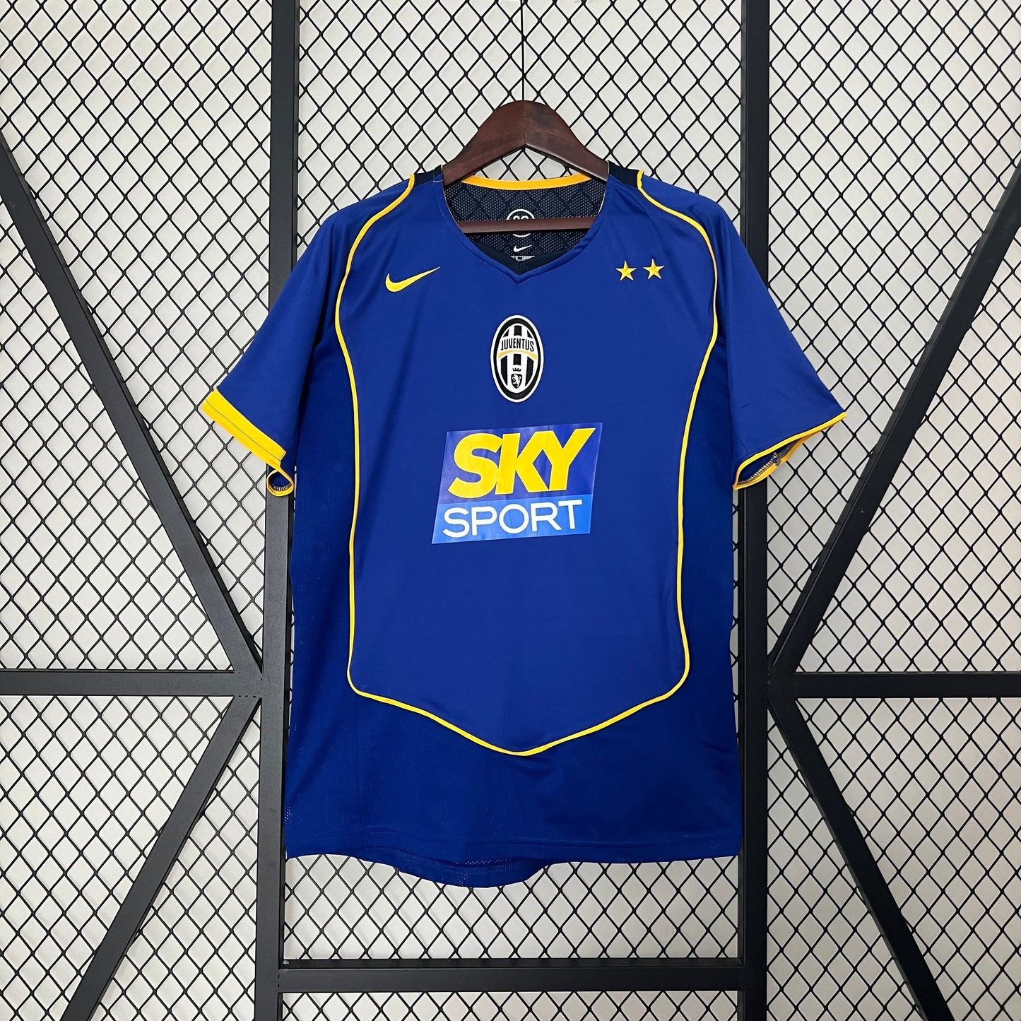 Juventus 2004-05 Away Retro Jersey – Royal Blue Gold SKY Sport Nike Two Stars Del Piero Ibrahimovic Nedved Fan Version Football Shirt