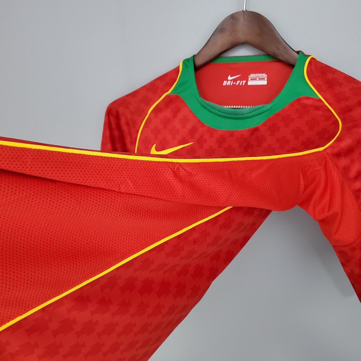 Portugal 2004 UEFA Euro Final Home Retro Soccer Jersey – Nike FPF Figo Ronaldo Deco Rui Costa Kit