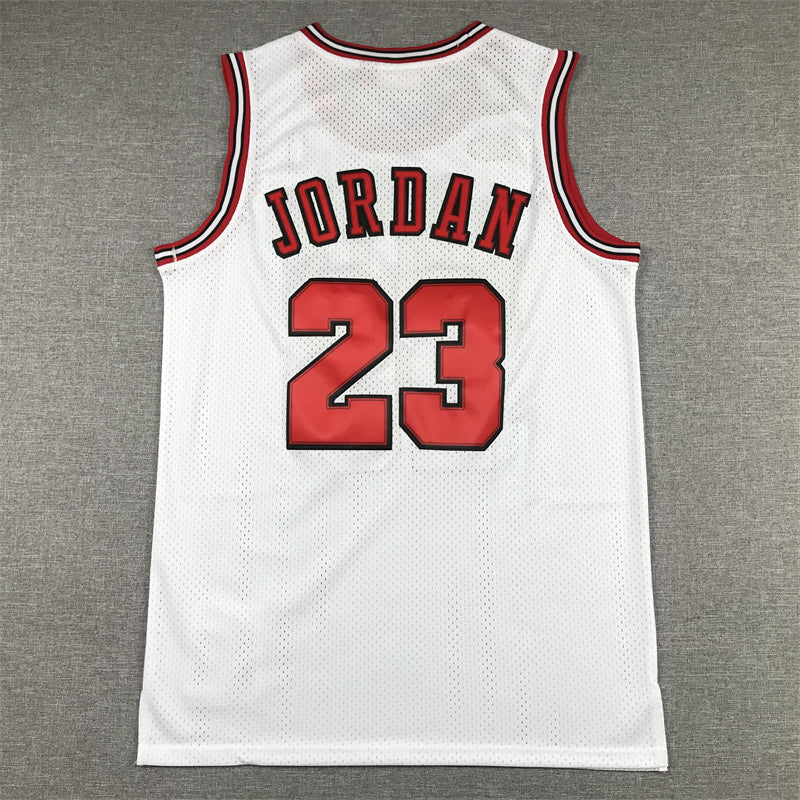 Michael Jordan #23 Chicago Bulls Mitchell & Ness White 1997-98 NBA Finals Patch Hardwood Classics Swingman Jersey