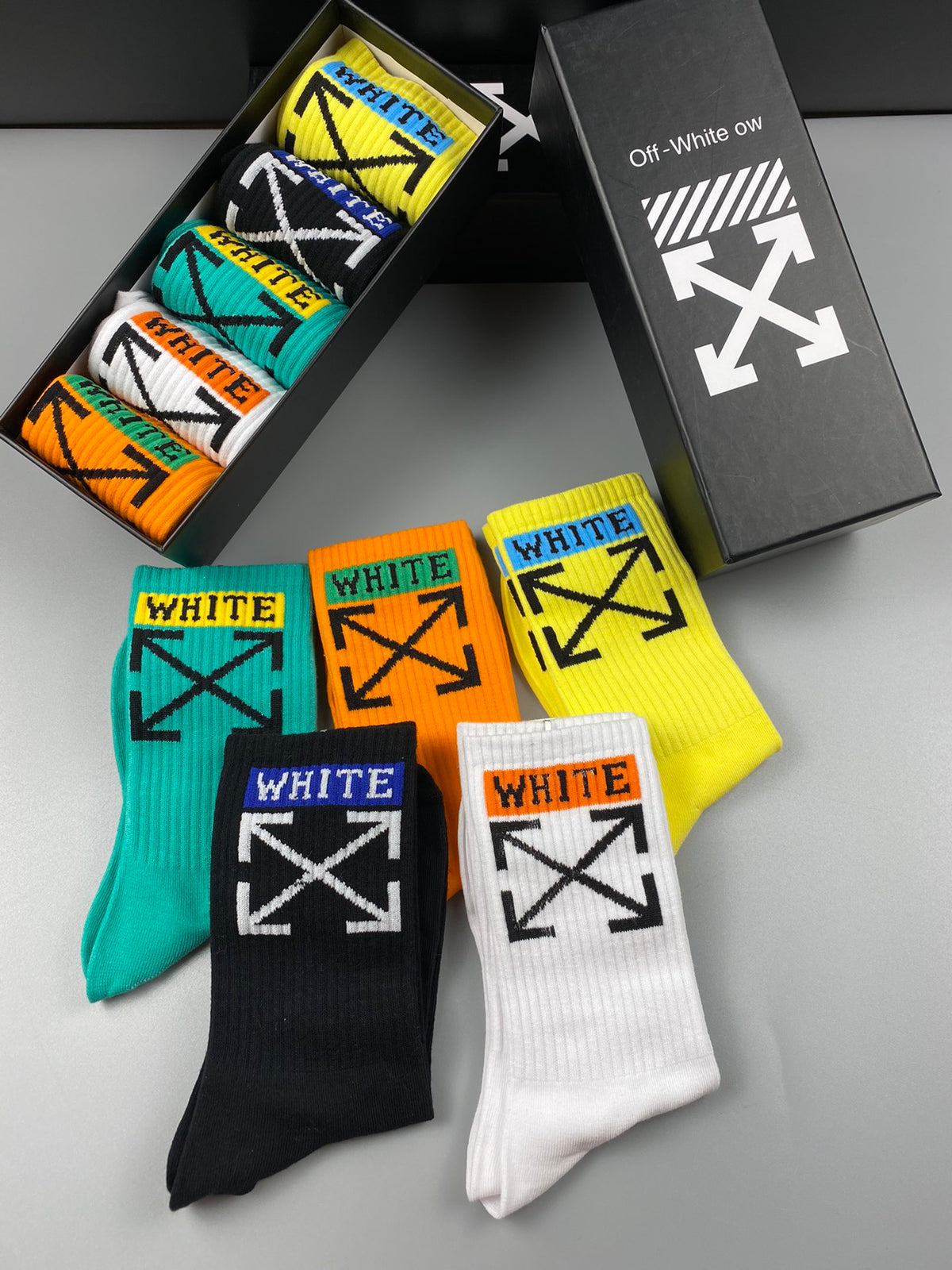 Off-White Bright Multicolour Large Arrow Cuffs Crew Socks, image 1