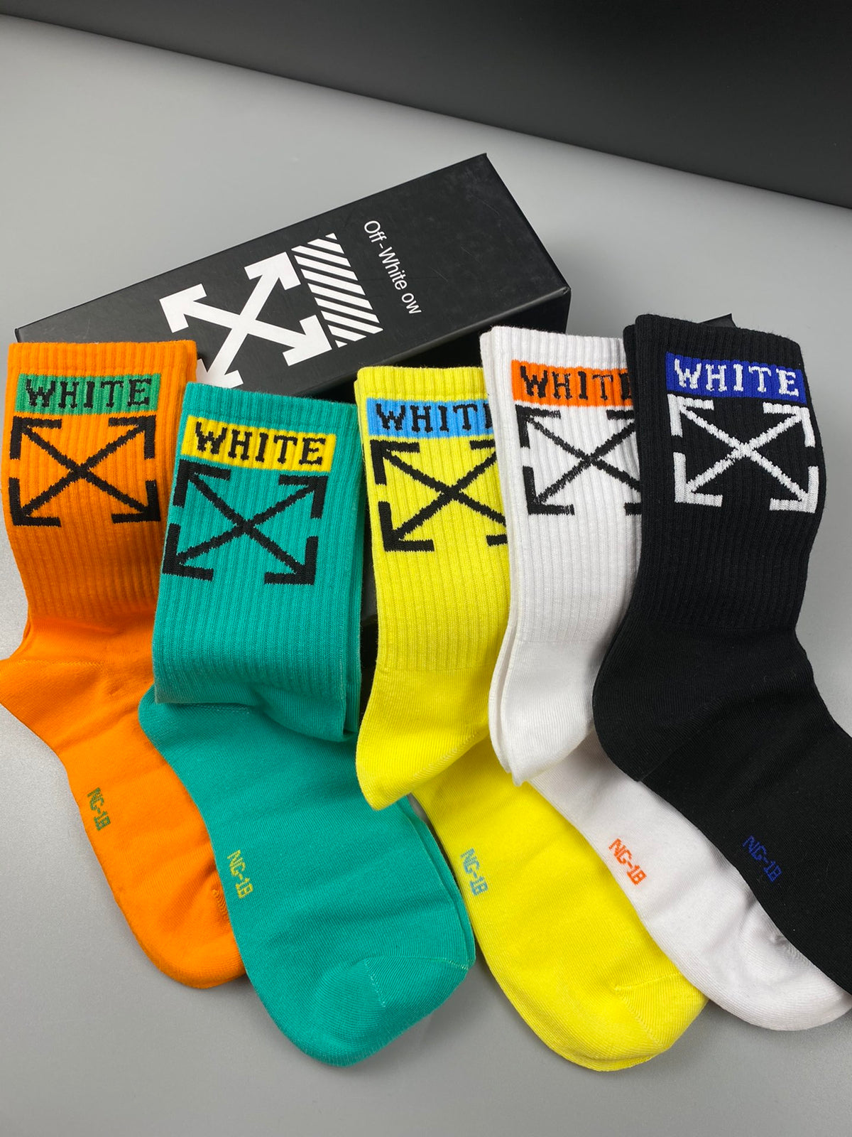 Off-White Bright Multicolour Large Arrow Cuffs Crew Socks, image 4