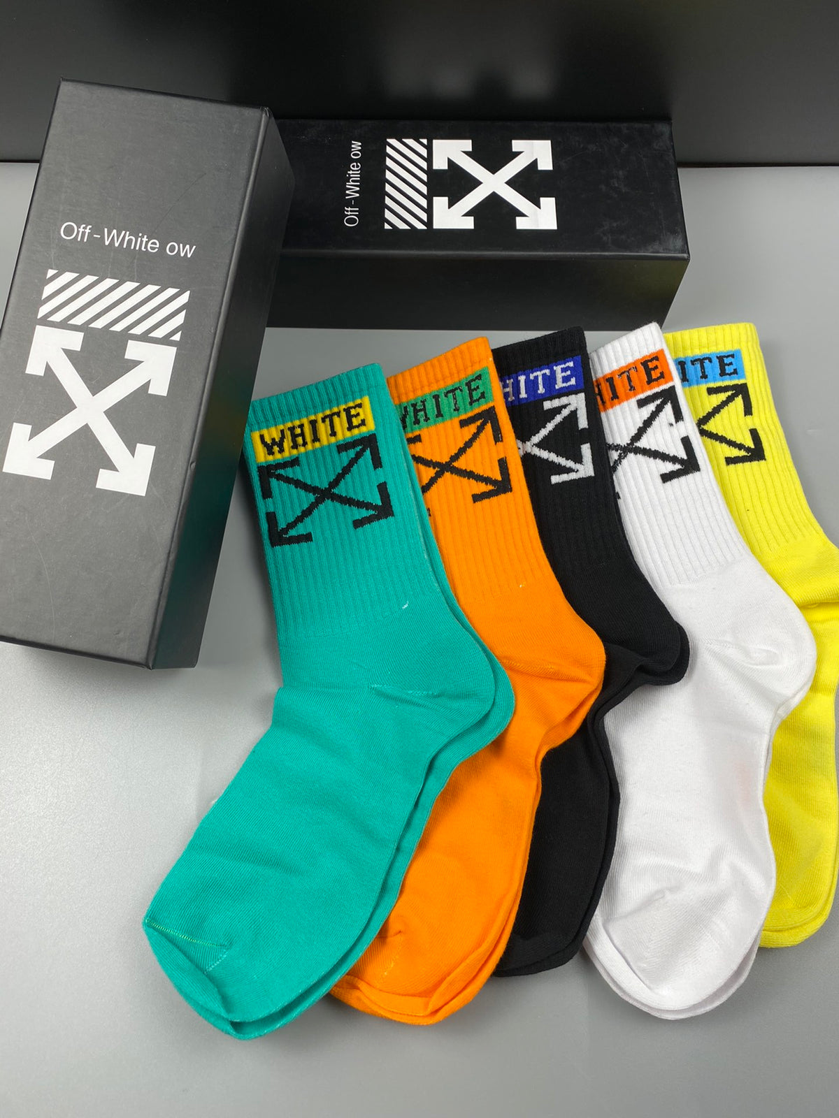 Off-White Bright Multicolour Large Arrow Cuffs Crew Socks, image 3